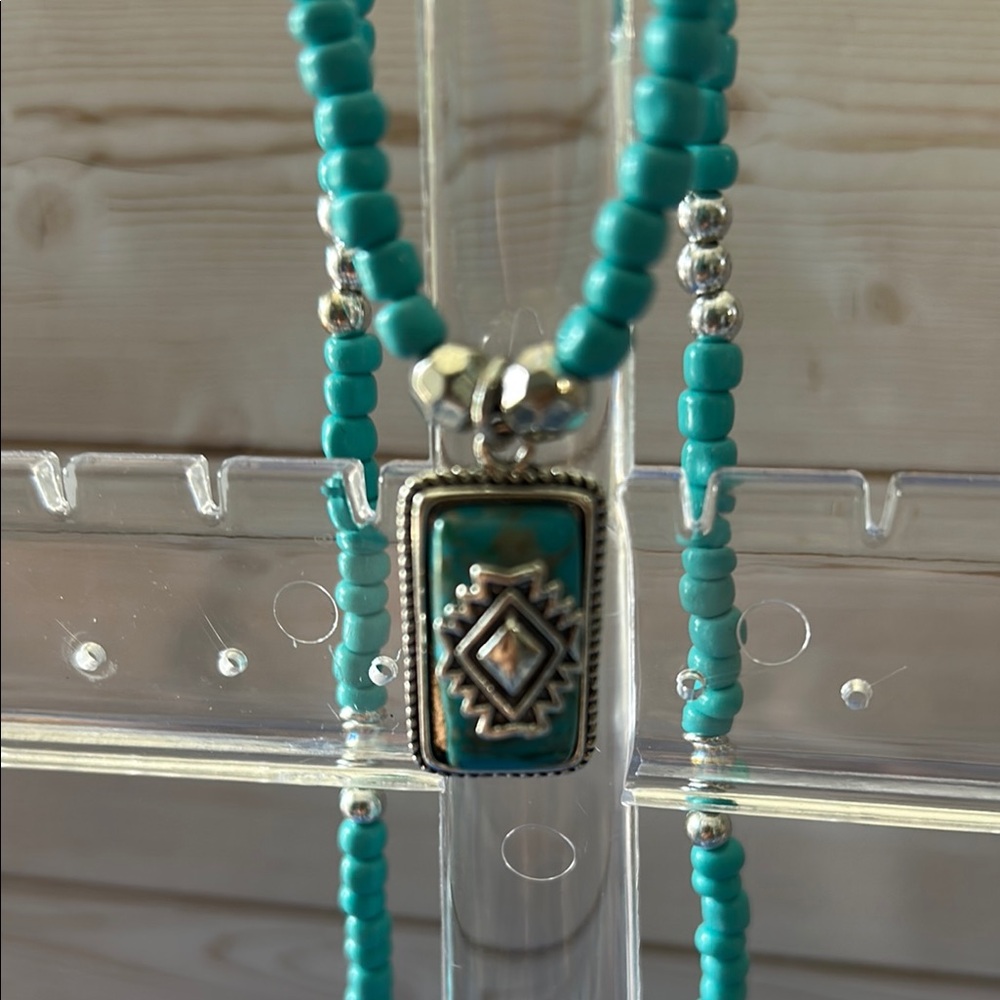 Turquoise Beaded Necklace with Silver Accents